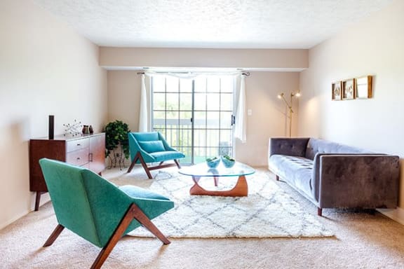 Spacious Living Area at Fairfax Apartments - Lansing, MI, Michigan